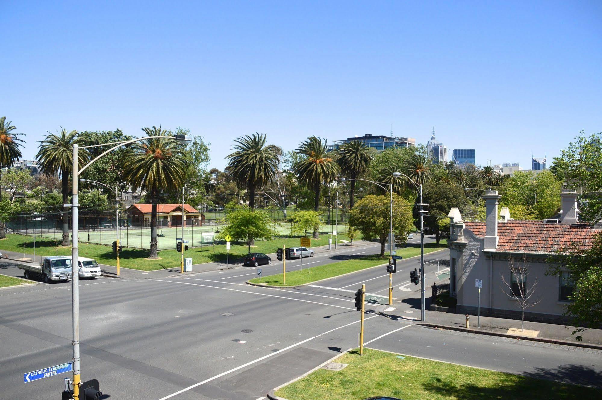 Birches Serviced Apartments Melbourne Eksteriør bilde
